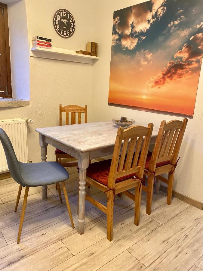 Eifelstein, Apartment Mit Whirlpool Und Ofen Dahlem  Exterior foto